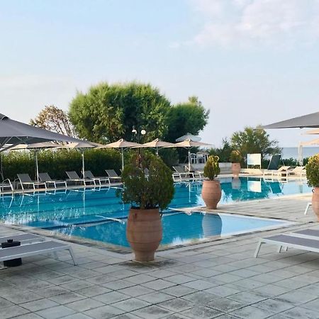 Kassandra Mare Hotel Nea Poteidaia Exterior photo